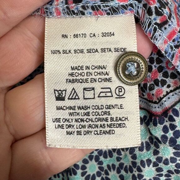 Maeve Anthropologie Top Womens 6 Blue Pink Mixed Print Silk Back Button Closure - Picture 5 of 10